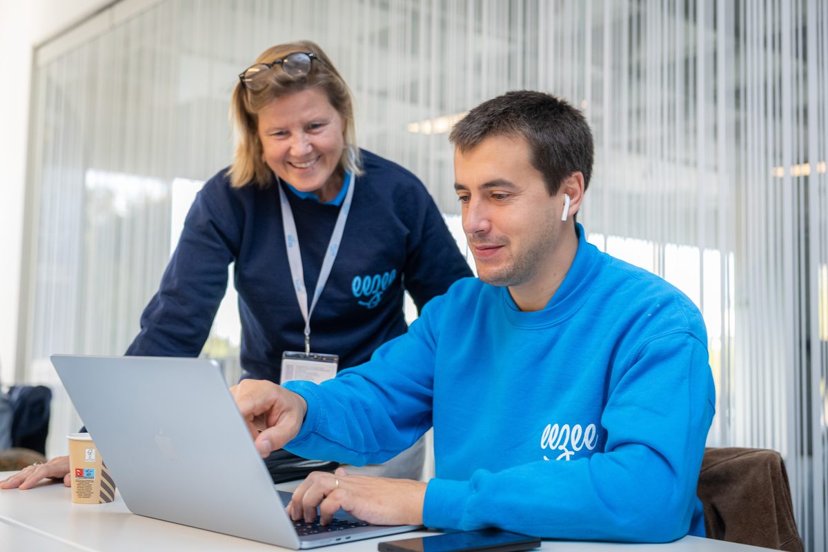 Coaching Eezee : accompagnement sur laptop